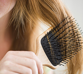 Cinco maneras inteligentes de evitar las obstrucciones de cabello en la ducha
