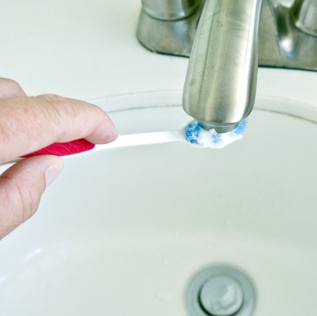 how to clean bathroom sink drain