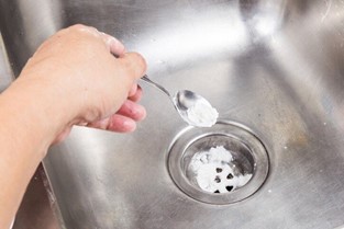unclog kitchen sink with baking soda
